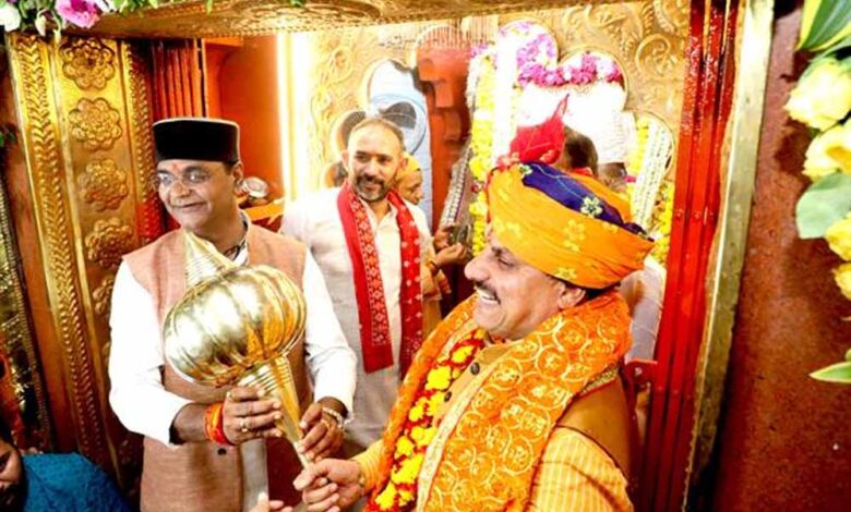 मुख्यमंत्री डॉ. यादव ने छोला क्षेत्र में खेड़ापति हनुमान जन्मोत्सव पर की पूजा-अर्चना