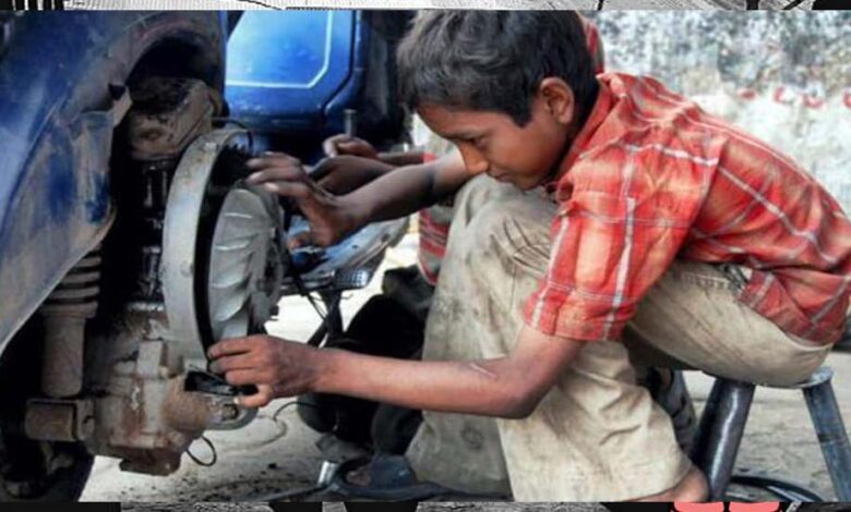 14 से 18 वर्ष तक के बच्चों का खतरनाक उद्योगों एवं प्रक्रियाओं में नियोजन प्रतिबंधित