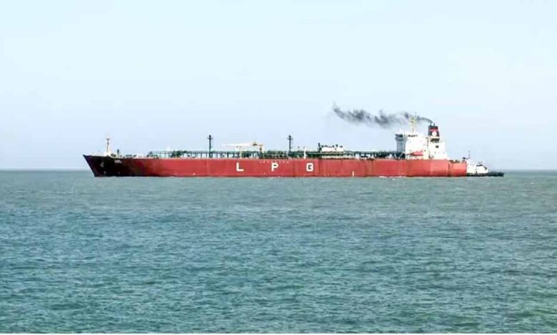 ईरान संकट में भारत की ताकत दिखी: होर्मुज से निकले 8 भारतीय जहाज, चीन के 70 टैंकर फंसे