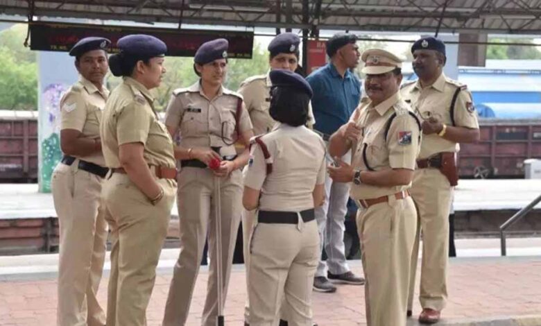 RPF भोपाल रेल मंडल की मानवता की मिसाल: ‘ऑपरेशन नन्हे फरिश्ते’ से 720 बच्चों को परिवार से मिलाया, 33 लोगों की जान बचाई