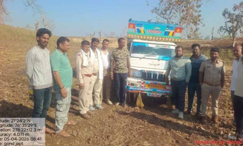 वन विभाग की बड़ी कार्रवाई: बुरहानपुर में पिकअप से 8.5 क्विंटल सलाई गोंद जब्त