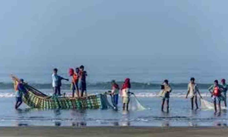 ईरान युद्ध की मार अब भारतीय समंदर तक, डीजल और एलपीजी के संकट से थमीं मछुआरों की नावें