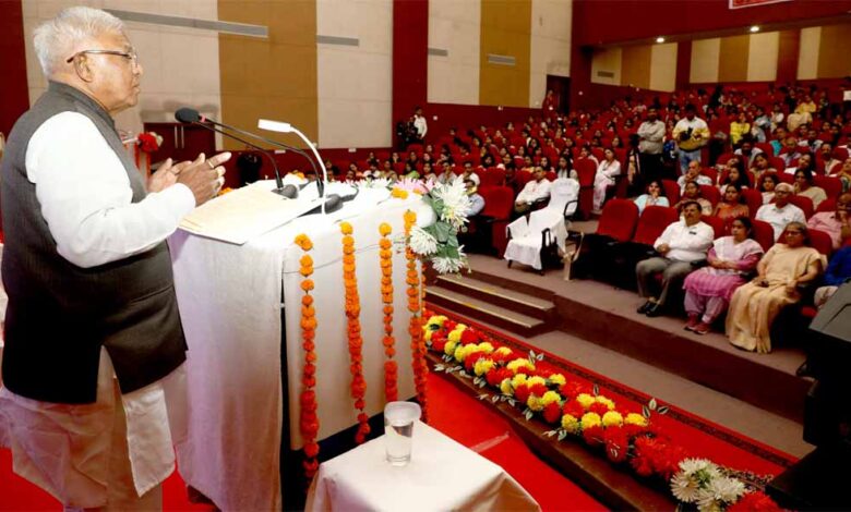 स्वस्थ जीवन का आधार है इन्द्रियों पर नियंत्रण: राज्यपाल पटेल