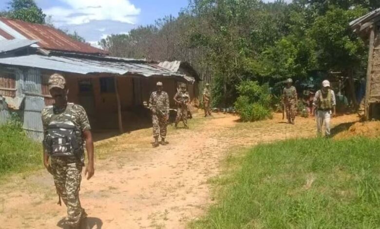 मणिपुर-में-कुकी-उग्रवादियों-का-हमला:-घर-पर-बम-फेंकने-से-मां-के-साथ-सो-रहे-दो-बच्चों-की-मौत