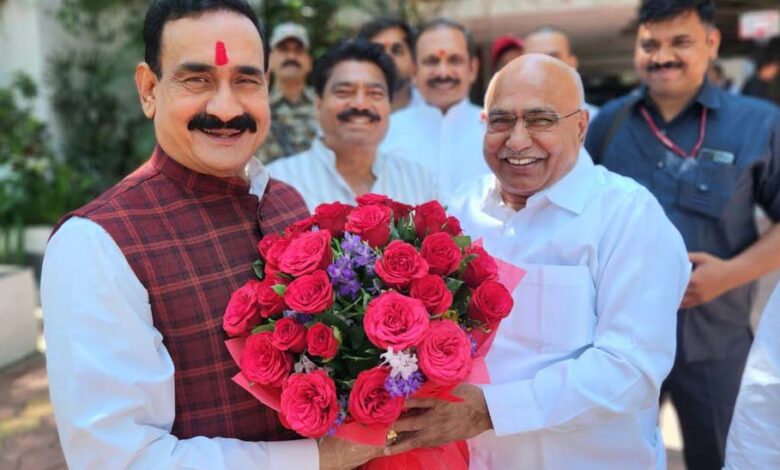 दतिया उपचुनाव पर बढ़ी सरगर्मी, हाईकोर्ट में सुनवाई 15 अप्रैल तक टली, BJP नेताओं की बंद कमरे में बैठक