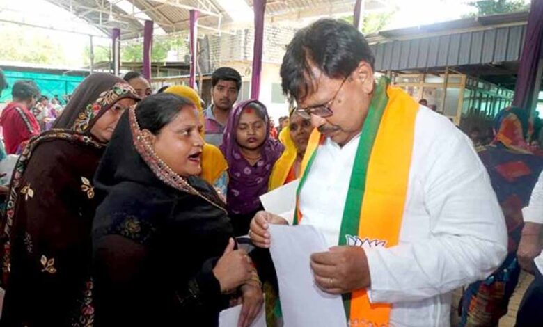 नर सेवा-नारायण सेवा के मूलमंत्र को साकार कर रही है सरकार : ऊर्जा मंत्री तोमर