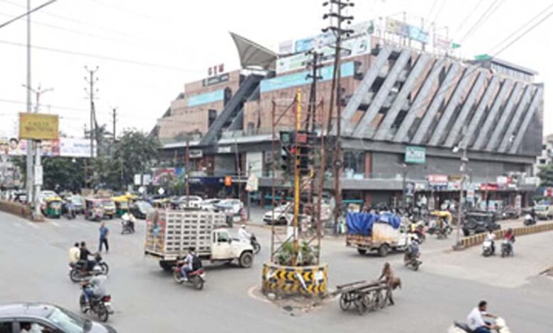 इंदौर: बड़ा गणपति चौराहे पर फ्लाईओवर का काम शुरू नहीं हो पाया, सीवर शिफ्टिंग और ट्रैफिक डायवर्जन बनी चुनौती