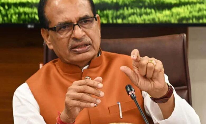 यूरिया, डीएपी की कीमत बढ़ाने पर शिवराज सिंह चौहान का बड़ा ऐलान, किसानों को मिलेगा रिकॉर्ड चेक