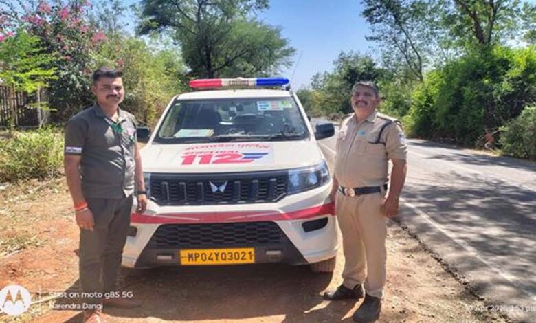 विदिशा के डायल-112 हीरोज- सूखे कुएँ में परित्यक्त मिली नवजात बच्ची को डायल 112 ने सुरक्षित अस्पताल पहुँचाया