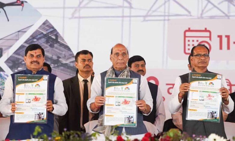 किसान देश की अर्थव्यवस्था की रीढ़, किसानों के विकास के लिए हम हैं प्रतिबद्ध : केन्द्रीय रक्षा मंत्री सिंह