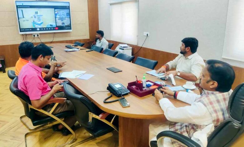 राज्य सरकार शासकीय संस्थानों में उच्च स्तरीय स्वास्थ्य सुविधाएँ उपलब्ध कराने के लिए प्रतिबद्ध : उप मुख्यमंत्री शुक्ल