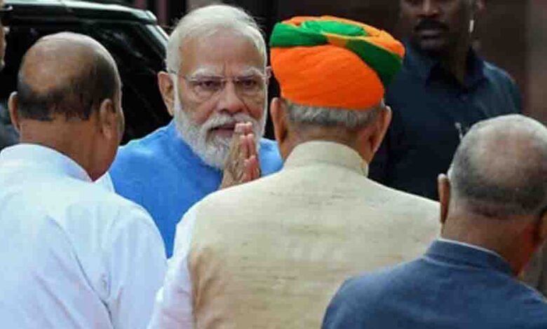 महिला आरक्षण बिल पर संसद में सख्ती, बीजेपी ने जारी किया तीन लाइन का व्हिप