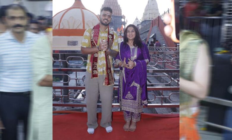 महाकाल के दर पर एक्टर मिलिन्द सोमन और क्रिकेटर नीतीश राणा, बाबा से किया दिल की बात का खुलासा