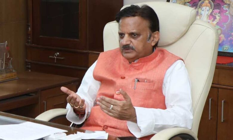 चिकित्सा छात्रों को समय से योजनातर्गत छात्रवृत्ति का भुगतान करें सुनिश्चित : उप मुख्यमंत्री शुक्ल