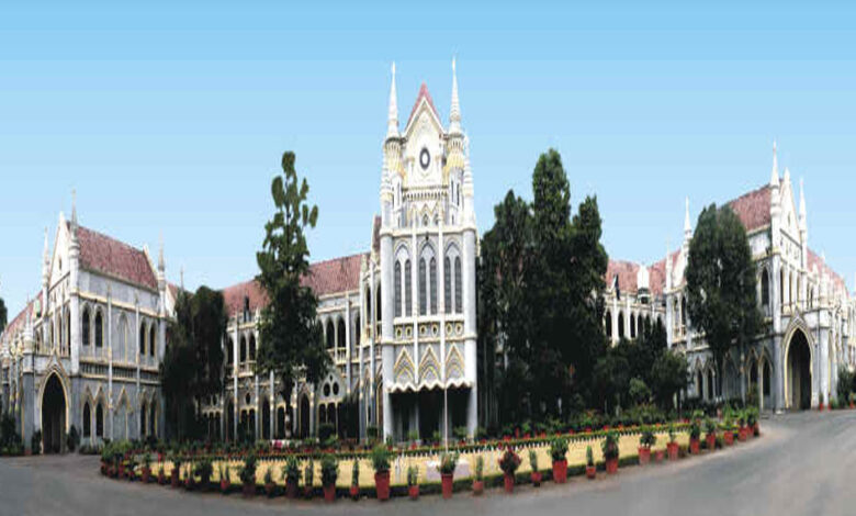 MP में संविदा कर्मियों को HC से राहत, 10 साल की सेवा का मिलेगा हक, न्यूनतम वेतन और अन्य लाभों से नहीं होंगे वंचित