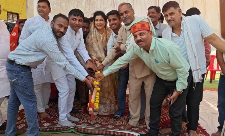 राज्यमंत्री गौर ने किया 6.20 करोड़ की लागत के सड़क निर्माण कार्य का भूमि-पूजन