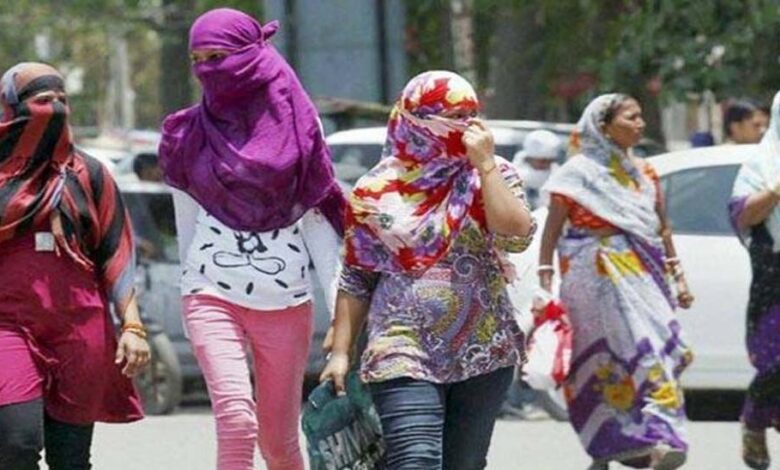 MP में भीषण गर्मी: खजुराहो में 43.2°C, 9 शहरों में 42°C से ऊपर, 16 जिलों में लू का अलर्ट