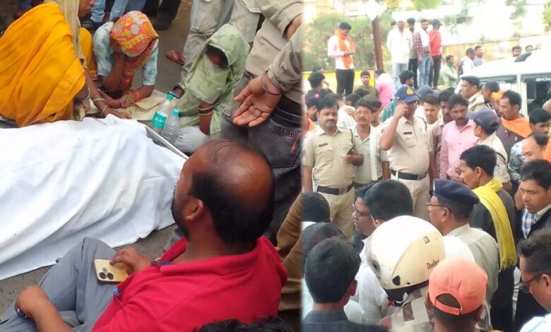 स्वास्थ्य विभाग के लापरवाही के कारण युवक ने गवाई जान ,नाराज मृतक के परिजनों ने किया चक्का जाम