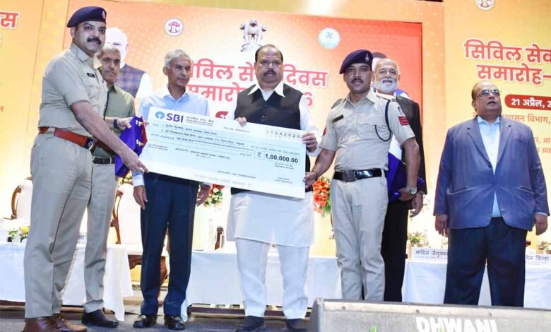 देवास पुलिस की नवाचार पहल “पुलिस चौपाल” को सीएम एक्सीलेंस अवार्ड