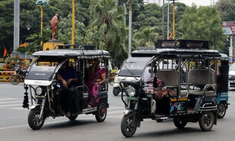 इंदौर में 6 हजार से ज्यादा ई-रिक्शाओं के रजिस्ट्रेशन, जोन अनुसार कलर करवा रहे संचालक, नई व्यवस्था शुरू होगी