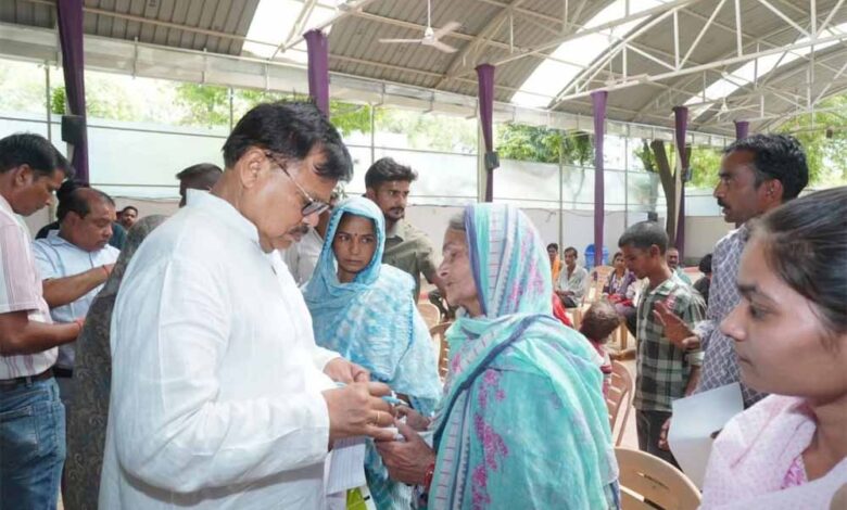 हर जरुरतमंद को मिलेगा सरकारी योजनाओं का लाभ : मंत्री तोमर