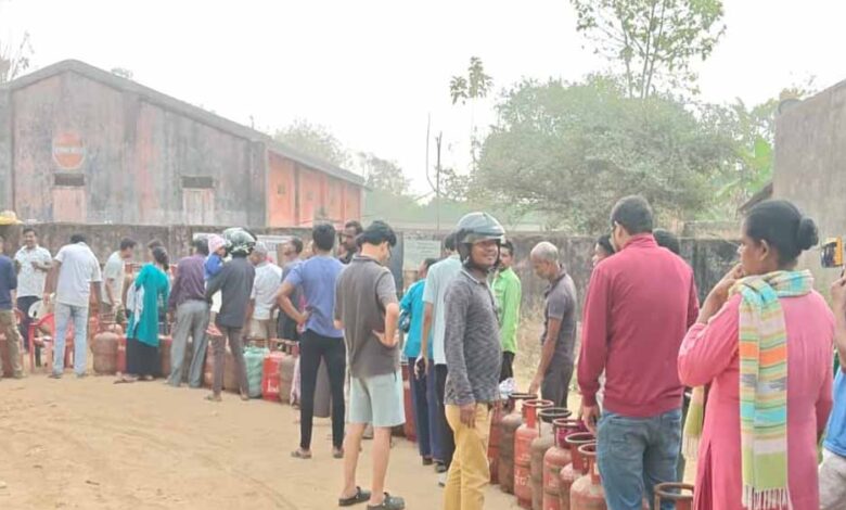 Vidisha में चौंकाने वाली ठगी, सिलिंडर में गैस की जगह निकला पानी