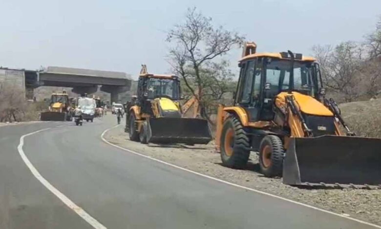 Burhanpur में अतिक्रमण हटाने गई टीम पर पथराव, JCB ऑपरेटर समेत 4 लोग घायल