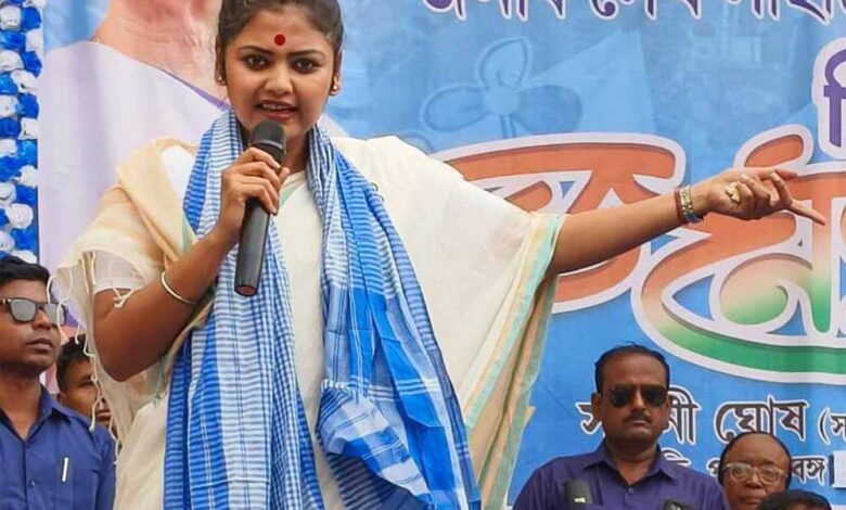 चुनावी मंच पर सायोनी घोष का अलग अंदाज़, संस्कृत मंत्र से लेकर कलमा तक का जिक्र