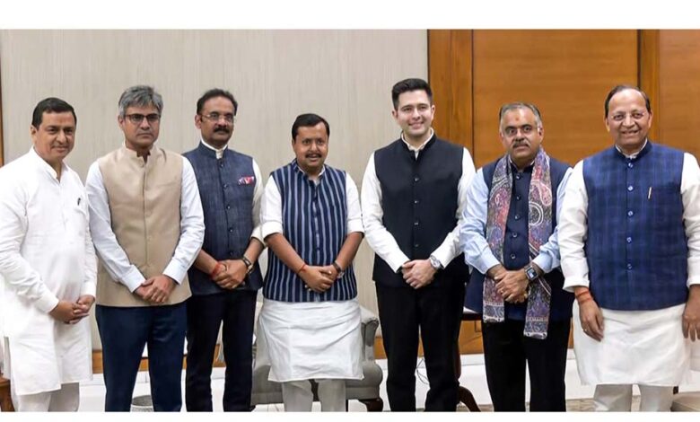 AAP को बड़ा झटका, 7 बागी सांसदों की बीजेपी में एंट्री को मिली सभापति की मंजूरी