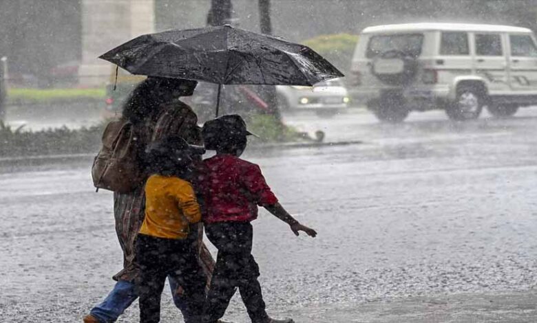 भीषण गर्मी पर ‘ब्रेक’: अगले 48 घंटों में पारा गिरेगा, 18 राज्यों में आंधी-बारिश का अलर्ट