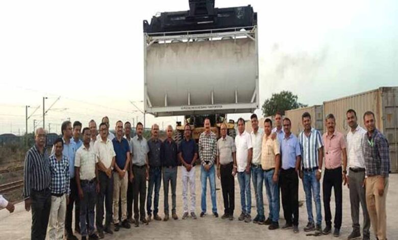 सिंगाजी ताप विद्युत गृह में आधुनिक रेलवे प्लेटफॉर्म का शुभारंभ