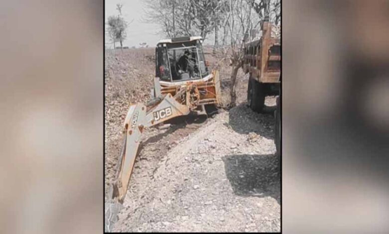 खंडवा में अवैध उत्खनन रोकने गए पटवारी पर जानलेवा हमला, ट्रैक्टर से कुचलने की कोशिश