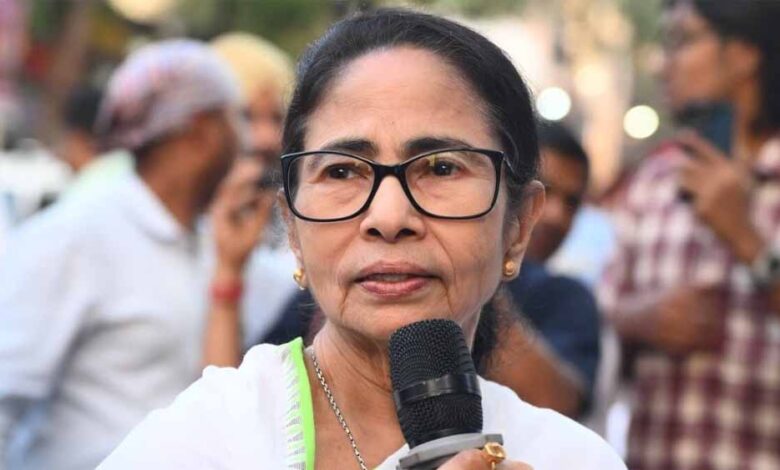 ममता बनर्जी का दांव पड़ा उल्टा, राज्यपाल ने भंग की बंगाल विधानसभा