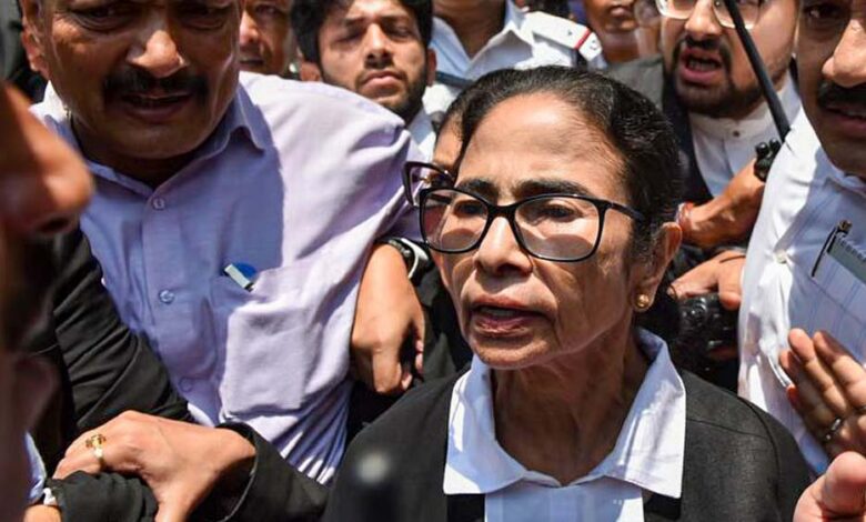 ममता बनर्जी पर सुप्रीम कोर्ट के पूर्व जज का बड़ा हमला, बोले- चुनाव हारीं तो अदालत पहुंच गईं