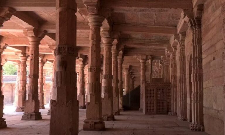 भोजशाला-गर्भगृह-में-गुपचुप-रखी-गई-मां-वाग्देवी-की-प्रतिमा,-asi-ने-तुरंत-हटाया;-सुरक्षा-बढ़ाई-गई
